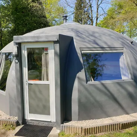 Iglo Bungalow 19 *